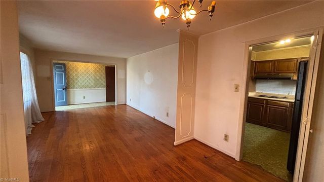 2223 Meloine Lane, Greensboro, NC 27407