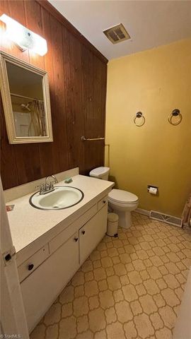 2223 Meloine Lane, Greensboro, NC 27407