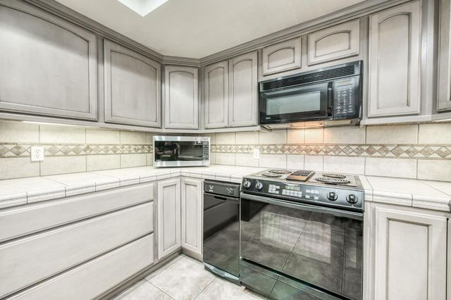 595 Quill Lane, Clovis, CA 93612