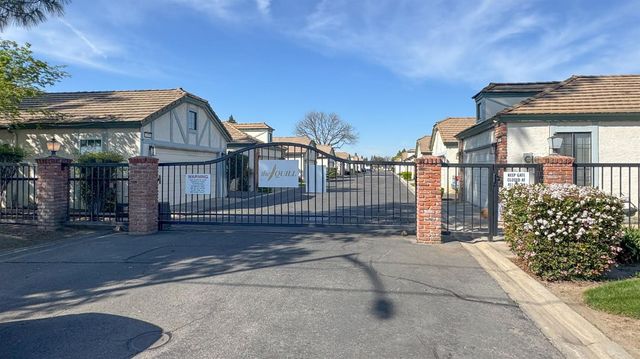 595 Quill Lane, Clovis, CA 93612