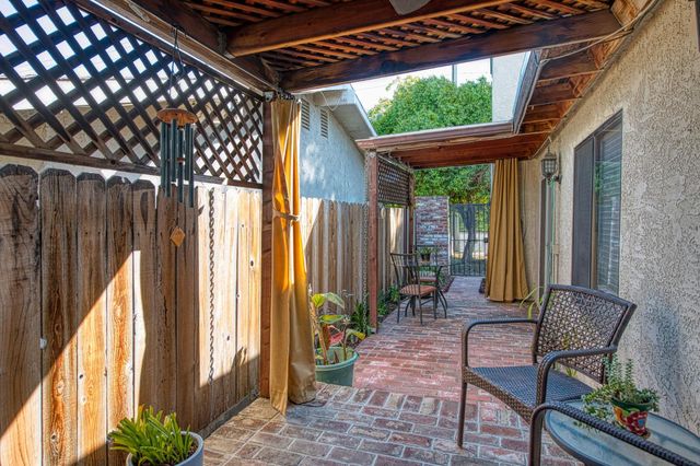 595 Quill Lane, Clovis, CA 93612