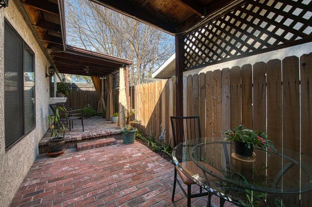 595 Quill Lane, Clovis, CA 93612