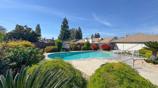 595 Quill Lane, Clovis, CA 93612