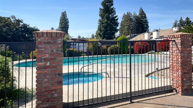 595 Quill Lane, Clovis, CA 93612