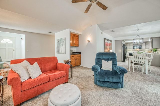 595 Quill Lane, Clovis, CA 93612