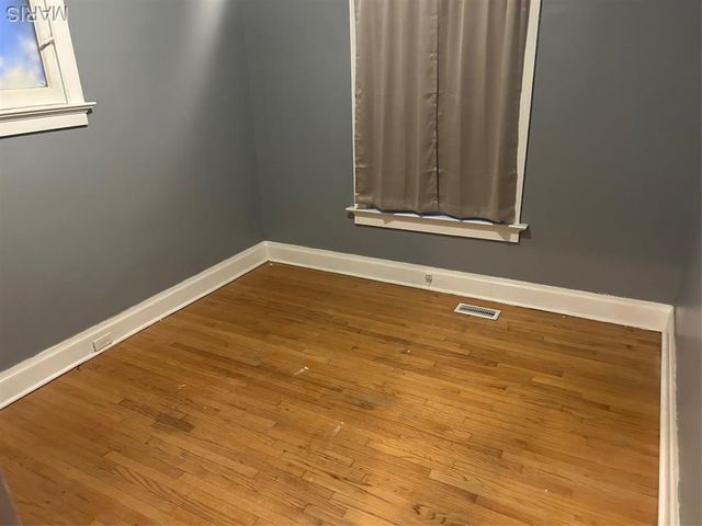 5930 Thekla Avenue, St Louis, MO 63136