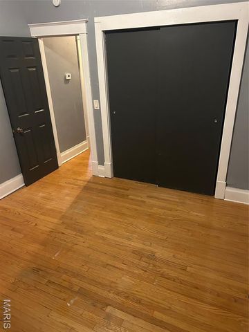 5930 Thekla Avenue, St Louis, MO 63136