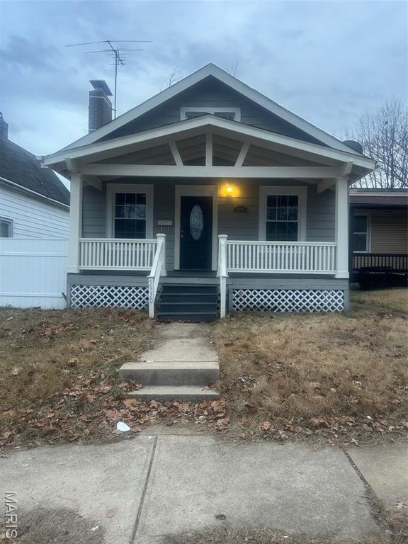 5930 Thekla Avenue, St Louis, MO 63136