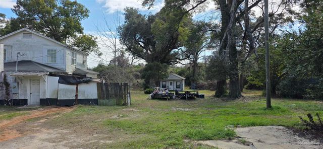 3705 & 3709 W Jackson St, Pensacola, FL 32505