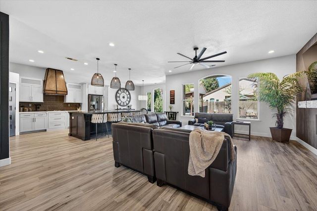 2776 E Muncie, Fresno, CA 93720