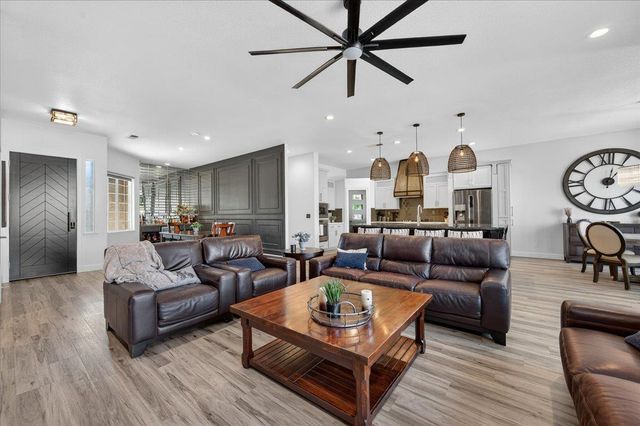 2776 E Muncie, Fresno, CA 93720