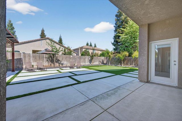 2776 E Muncie, Fresno, CA 93720