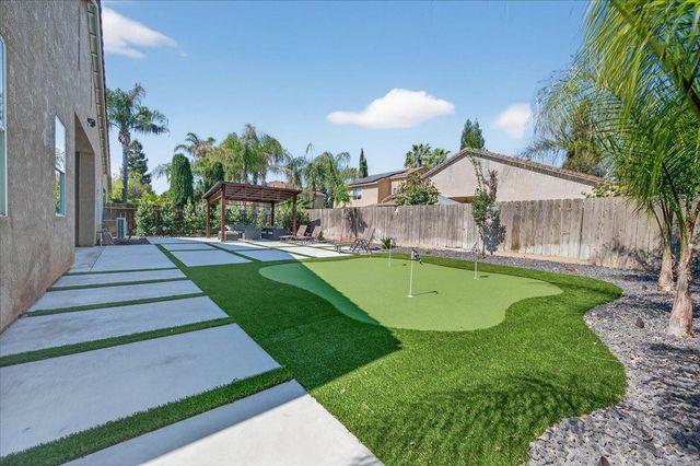 2776 E Muncie, Fresno, CA 93720