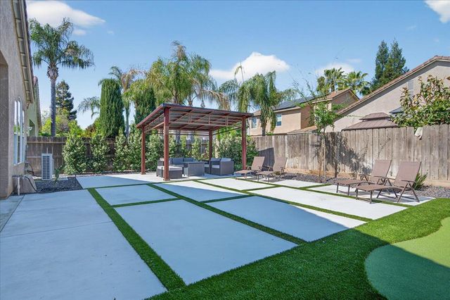 2776 E Muncie, Fresno, CA 93720