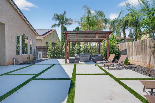 2776 E Muncie, Fresno, CA 93720