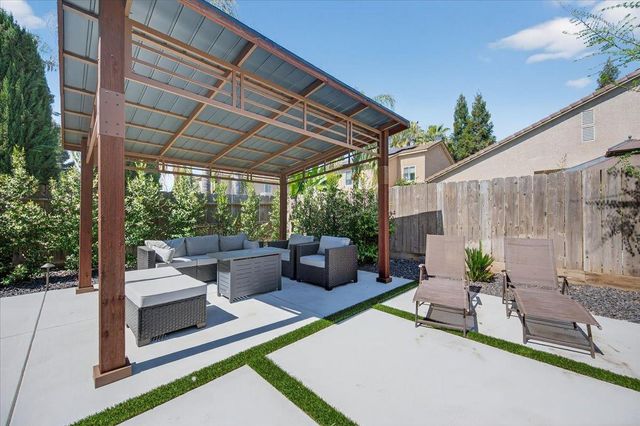 2776 E Muncie, Fresno, CA 93720