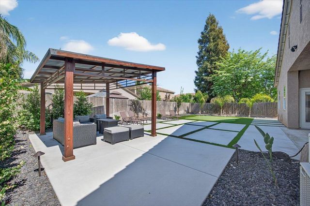 2776 E Muncie, Fresno, CA 93720