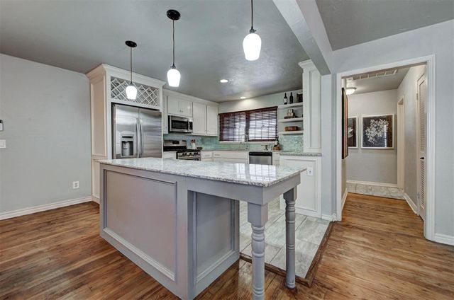 10005 Sunnymeade Place, Oklahoma City, OK 73120