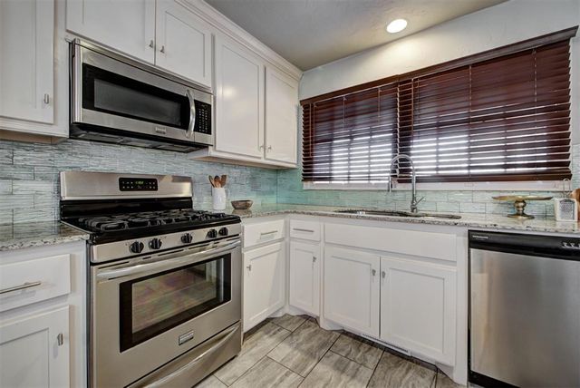 10005 Sunnymeade Place, Oklahoma City, OK 73120