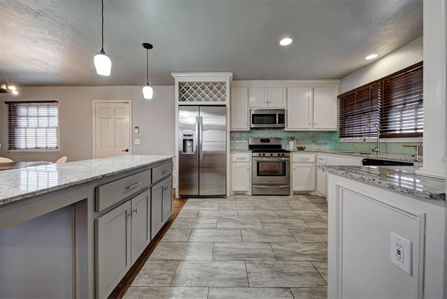 10005 Sunnymeade Place, Oklahoma City, OK 73120