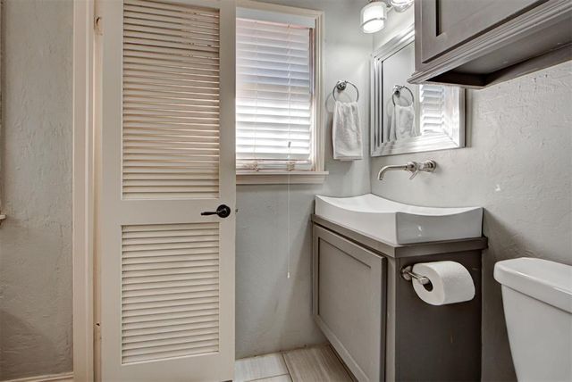 10005 Sunnymeade Place, Oklahoma City, OK 73120