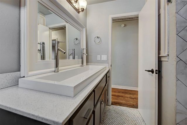 10005 Sunnymeade Place, Oklahoma City, OK 73120