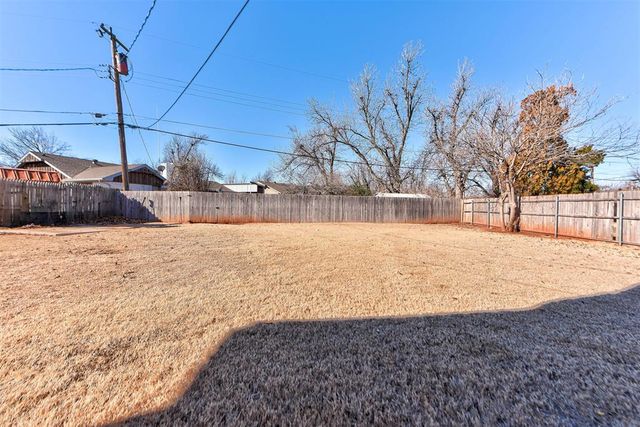 10005 Sunnymeade Place, Oklahoma City, OK 73120