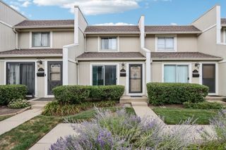 563 Quail Creek Drive, Grayslake, IL 60030