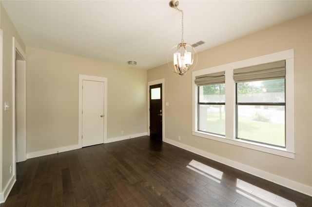 2103 Kinney Ave, Austin, TX 78704