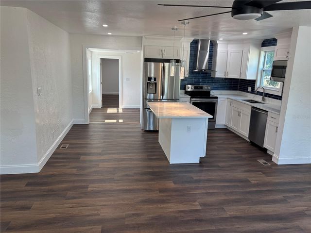 4420 6TH AVENUE S, St Petersburg, FL 33711