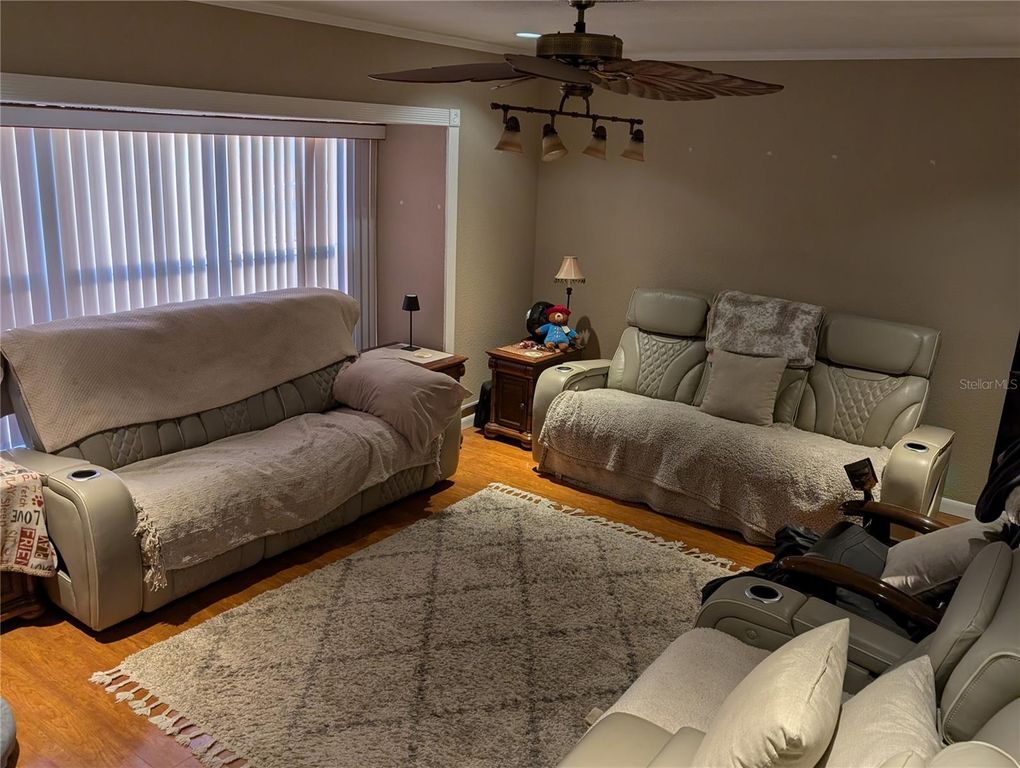 Image 4 of property listing at 6817 MITCHELL CIRCLE, Tampa, FL 33634