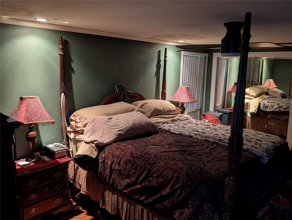 Image 6 of property listing at 6817 MITCHELL CIRCLE, Tampa, FL 33634