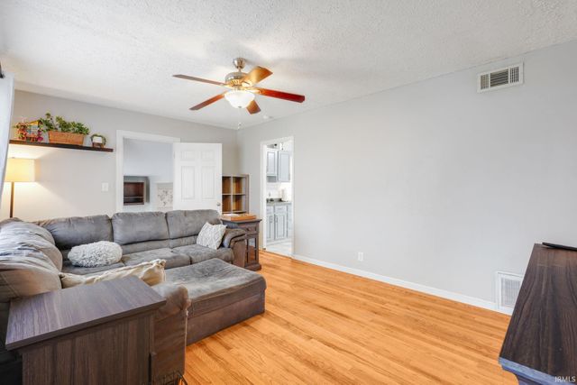 121 Forest Park Drive, Bedford, IN 47421