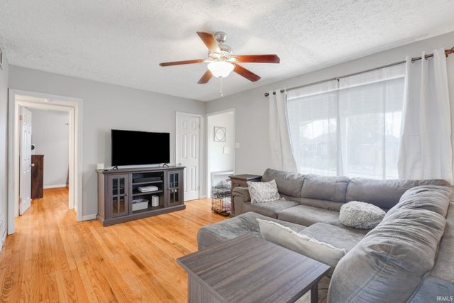 121 Forest Park Drive, Bedford, IN 47421