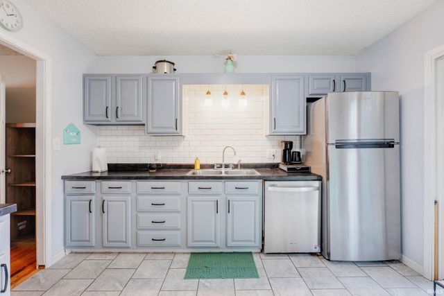 121 Forest Park Drive, Bedford, IN 47421