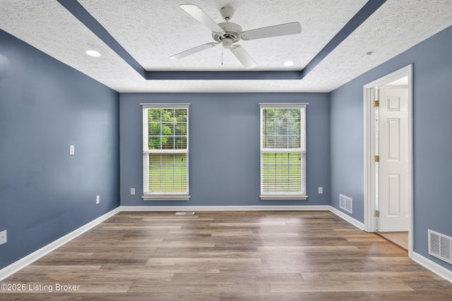 18004 Arlington Meadows Ct, Louisville, KY 40023