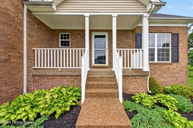 18004 Arlington Meadows Ct, Louisville, KY 40023