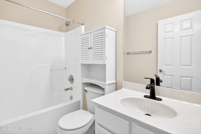 18004 Arlington Meadows Ct, Louisville, KY 40023