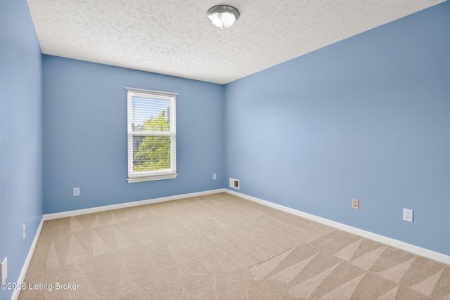 18004 Arlington Meadows Ct, Louisville, KY 40023