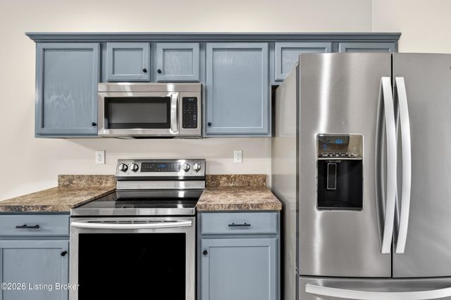 18004 Arlington Meadows Ct, Louisville, KY 40023