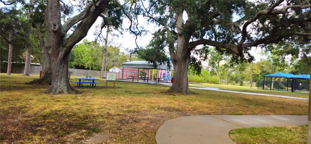 628 Meadowbriar Street, League City, TX 77573