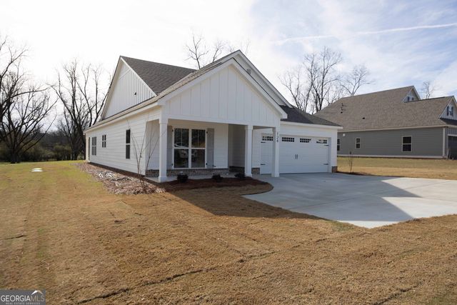 124 Chinaberry Street, Pine Mountain, GA 31822