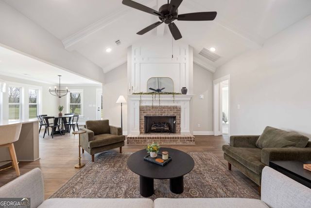 124 Chinaberry Street, Pine Mountain, GA 31822