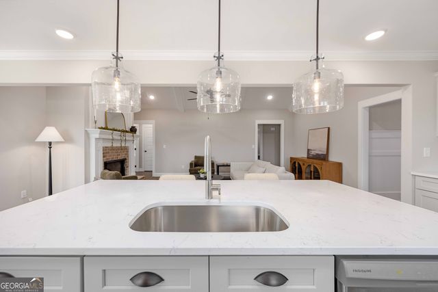 124 Chinaberry Street, Pine Mountain, GA 31822