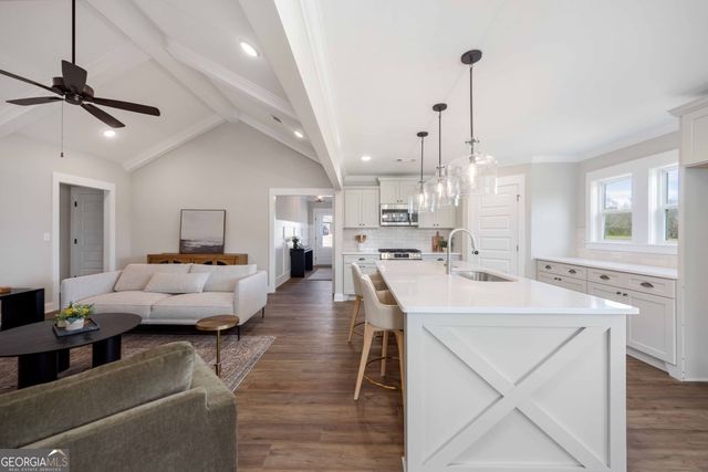 124 Chinaberry Street, Pine Mountain, GA 31822