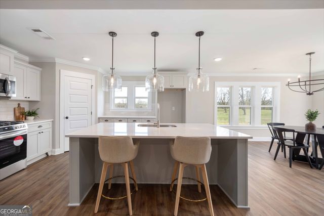 124 Chinaberry Street, Pine Mountain, GA 31822