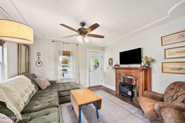 6133 W Madison ST, Spirit Lake, ID 83869
