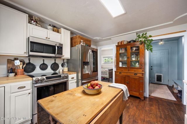 6133 W Madison ST, Spirit Lake, ID 83869