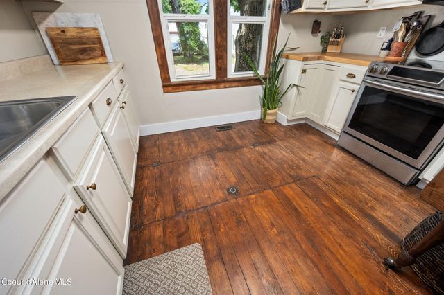 6133 W Madison ST, Spirit Lake, ID 83869