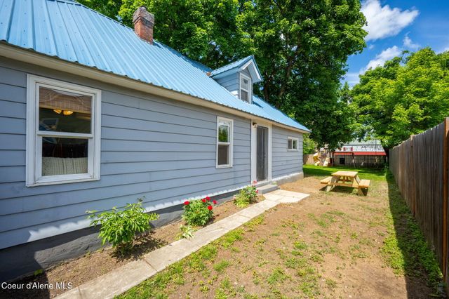 6133 W Madison ST, Spirit Lake, ID 83869